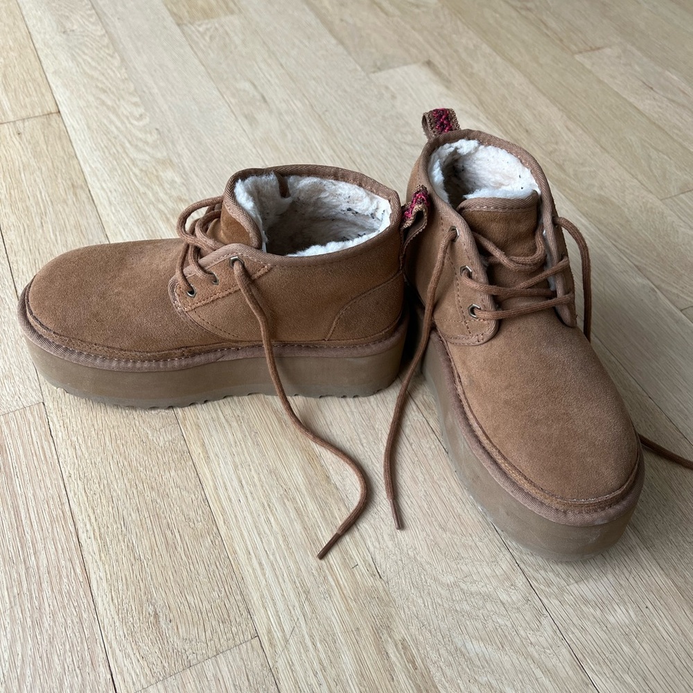 Size 7 UGGs